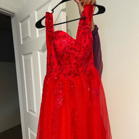 SIZE SMALL SPECIAL OCCASION DRESS - Picture 2 of 4